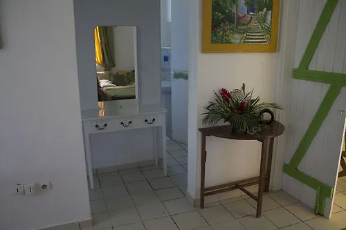 Hotel La Sainterosienne 0*, Sainte-Rose Guadeloupe